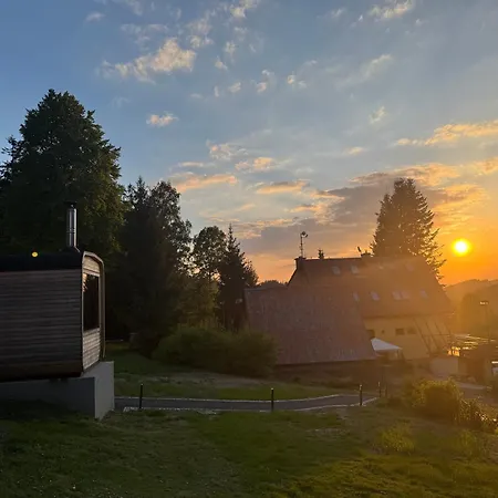 Guest house Na Lukach